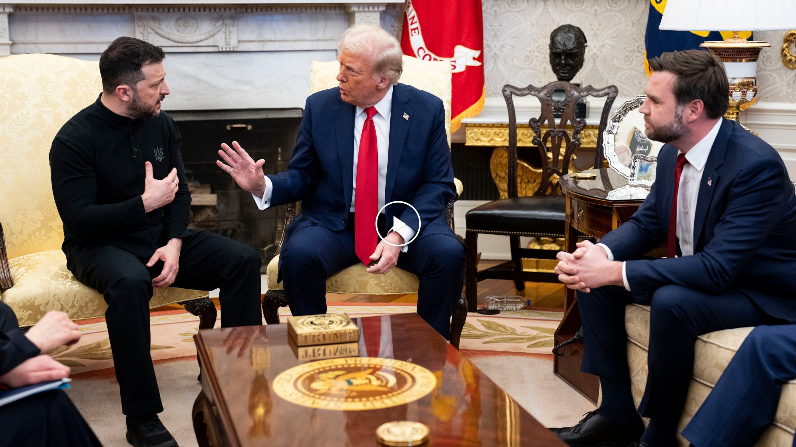 découvrez notre analyse des vidéos truquées impliquant donald trump et volodymyr zelensky. plongée au cœur des manipulations médiatiques et des enjeux politiques qui entourent ces contenus controversés.
