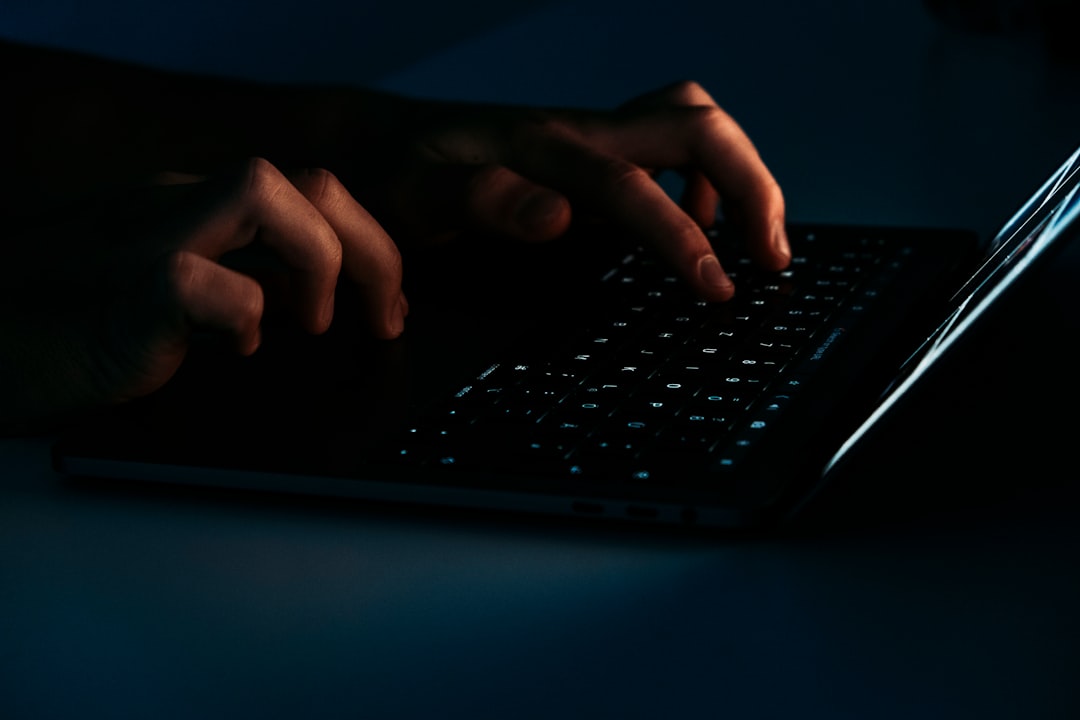 Découvrez des méthodes et astuces efficaces pour éliminer les virus sur votre site WordPress. Protégez votre site web en apprenant à identifier et supprimer les malwares, tout en assurant la sécurité de vos données et la performance de votre site.